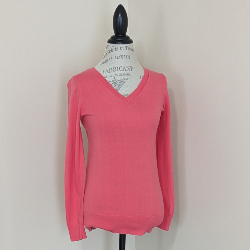 LOFT women's pink pullover V-neck sweater